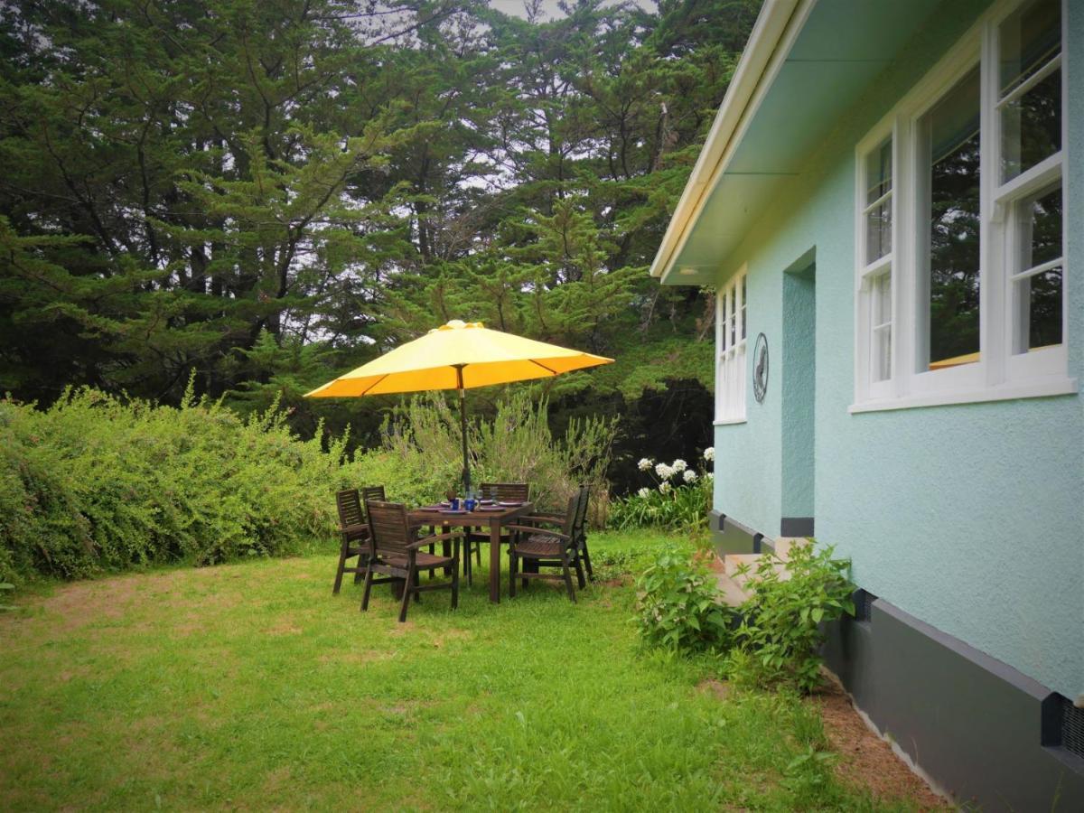 Tinui Food Forest Cottage Whareama Exterior photo